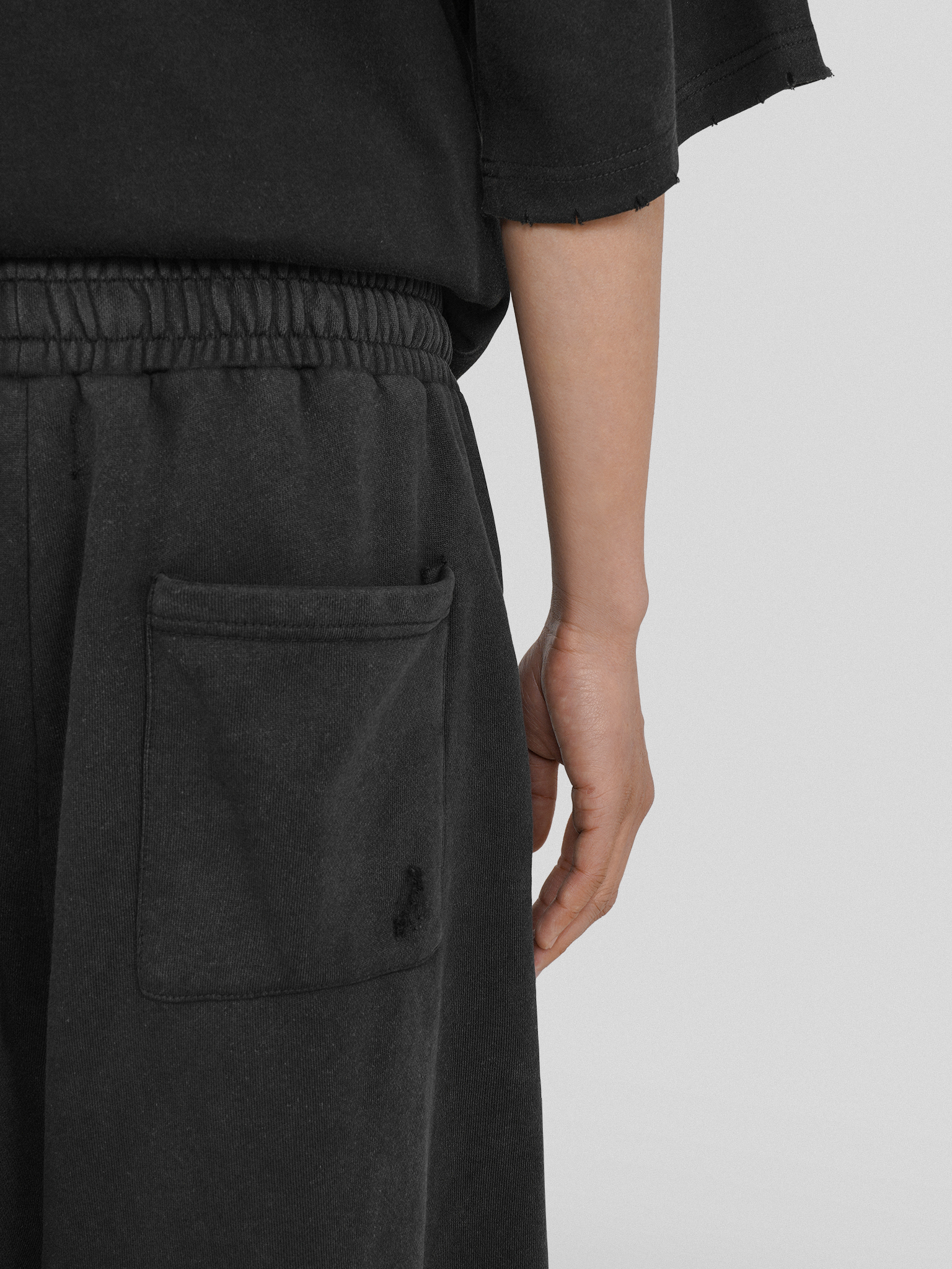 UNDERWATER SS22 ROTTEN SHORTS
