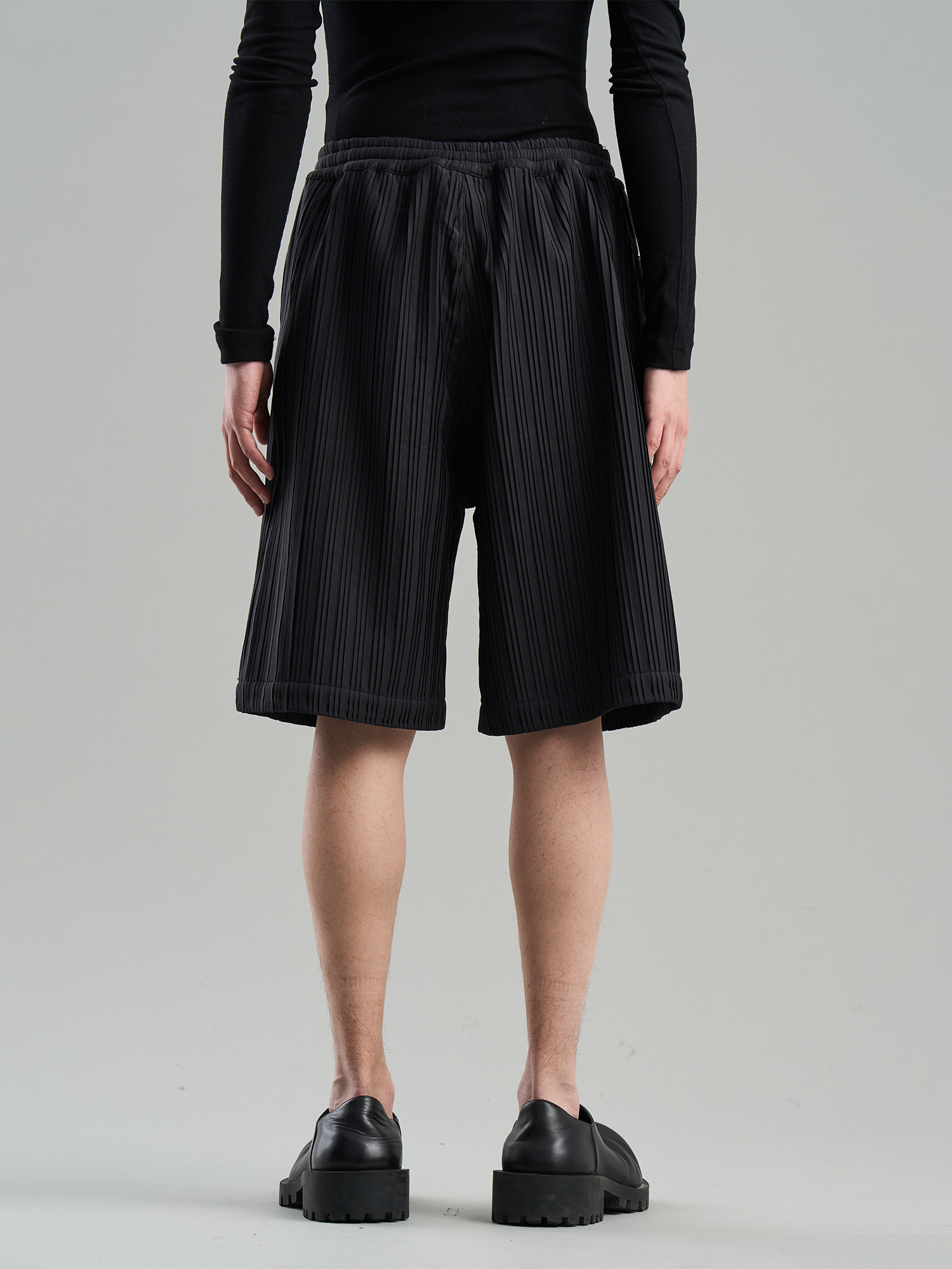 BLINDNOPLAN 23SS TEXTURED STRAIGHT-CUT SUIT SHORTS