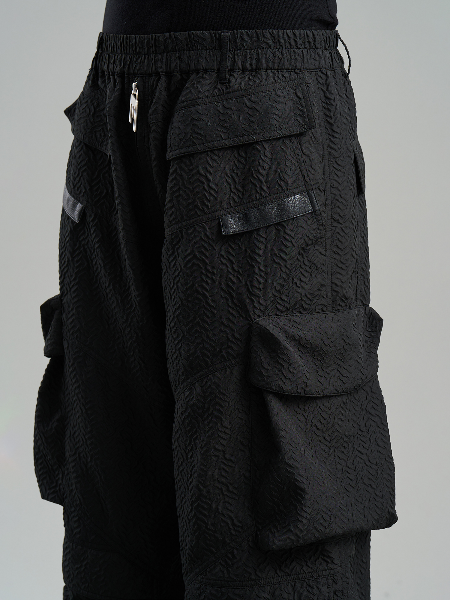 BLINDNOPLAN 23SS STRUCTURED TEXTURE POCKET WORK PANTS