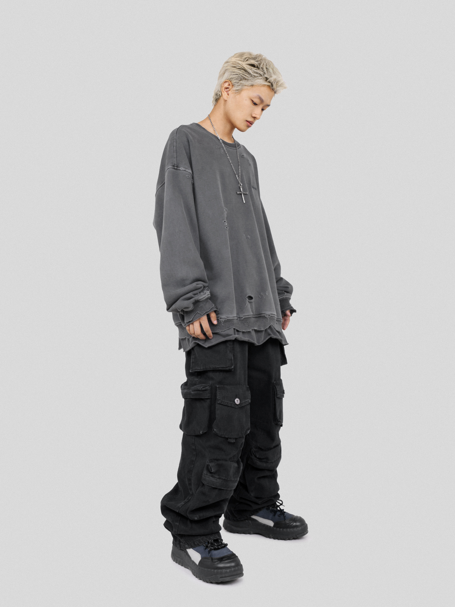 UNDERWATER AW22 DAMAGED SWEATSHIRT