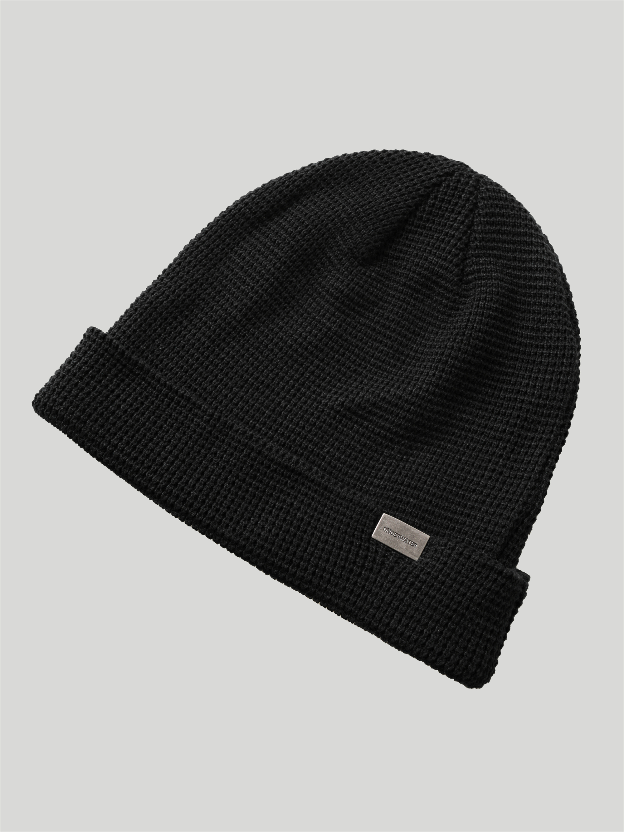 UNDERWATER AW21 METAL EMBLEM BEANIE