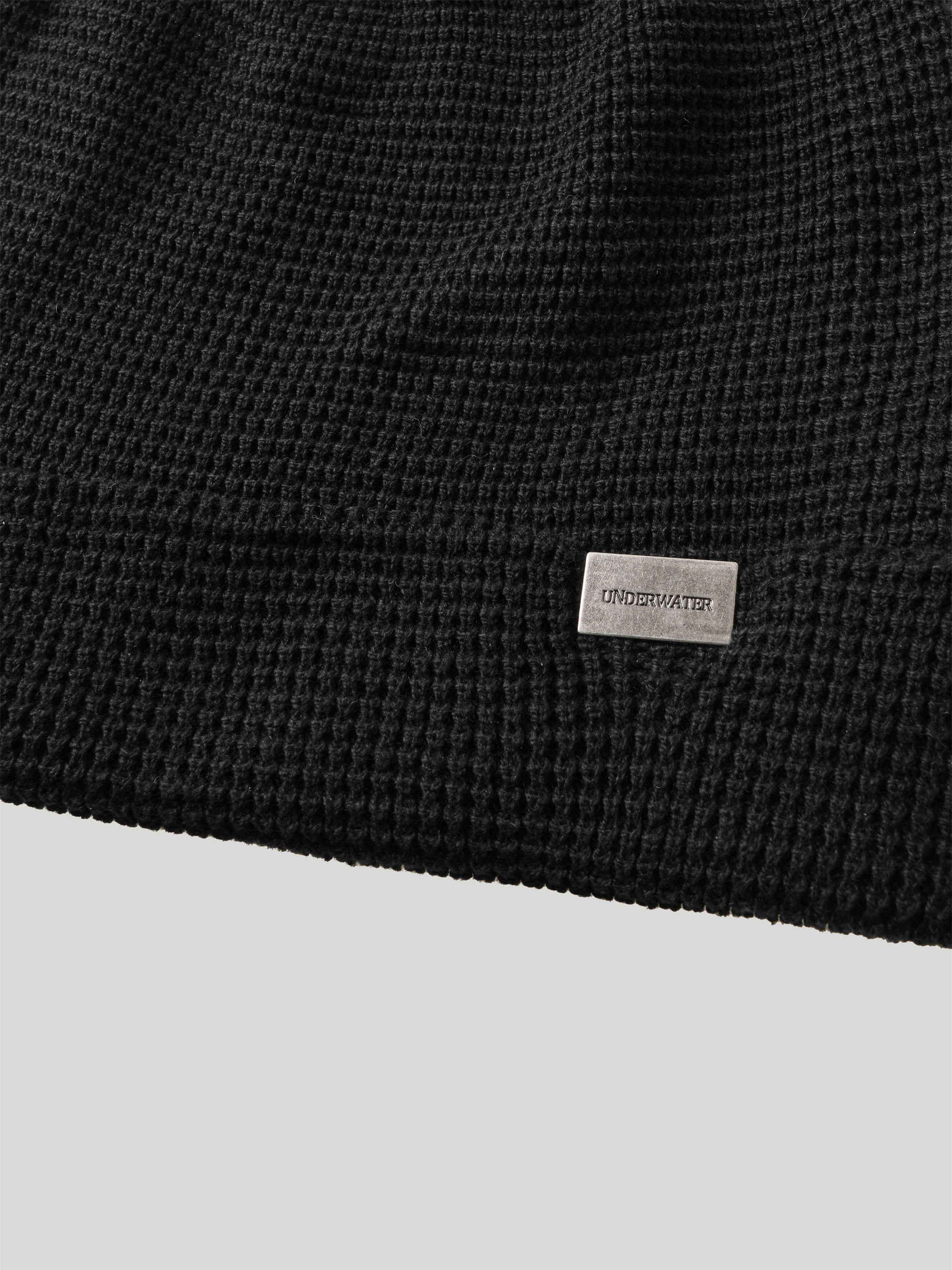 UNDERWATER AW21 METAL EMBLEM BEANIE
