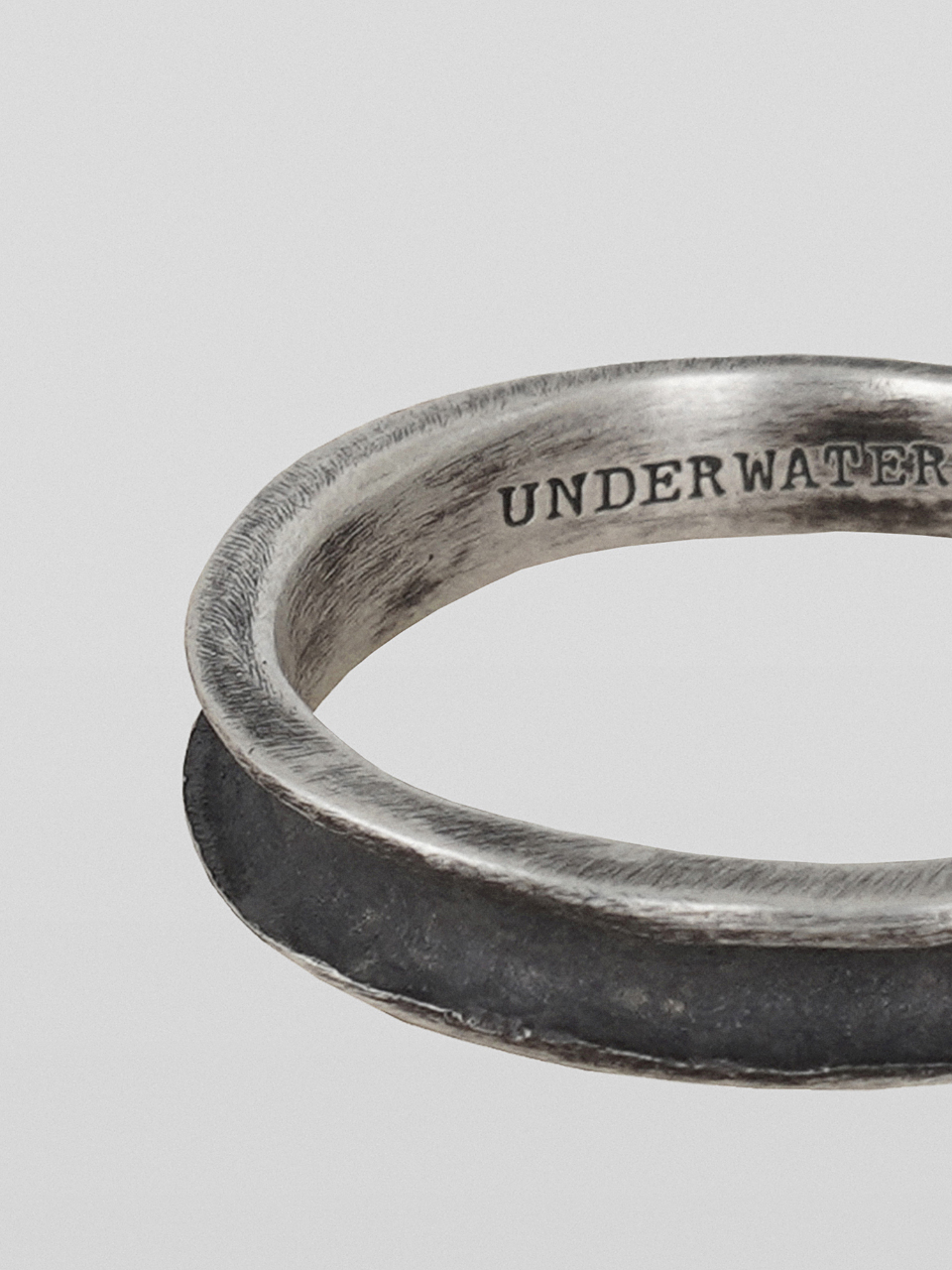 UNDERWATER SS22 CROSS ENGRAVED RING