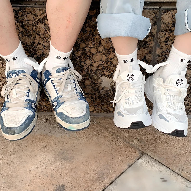 Cute Big Eyes Socks Magnetic Suction Funny Holding Hands Socks Lovely Socks for Couple 2Pairs/pack