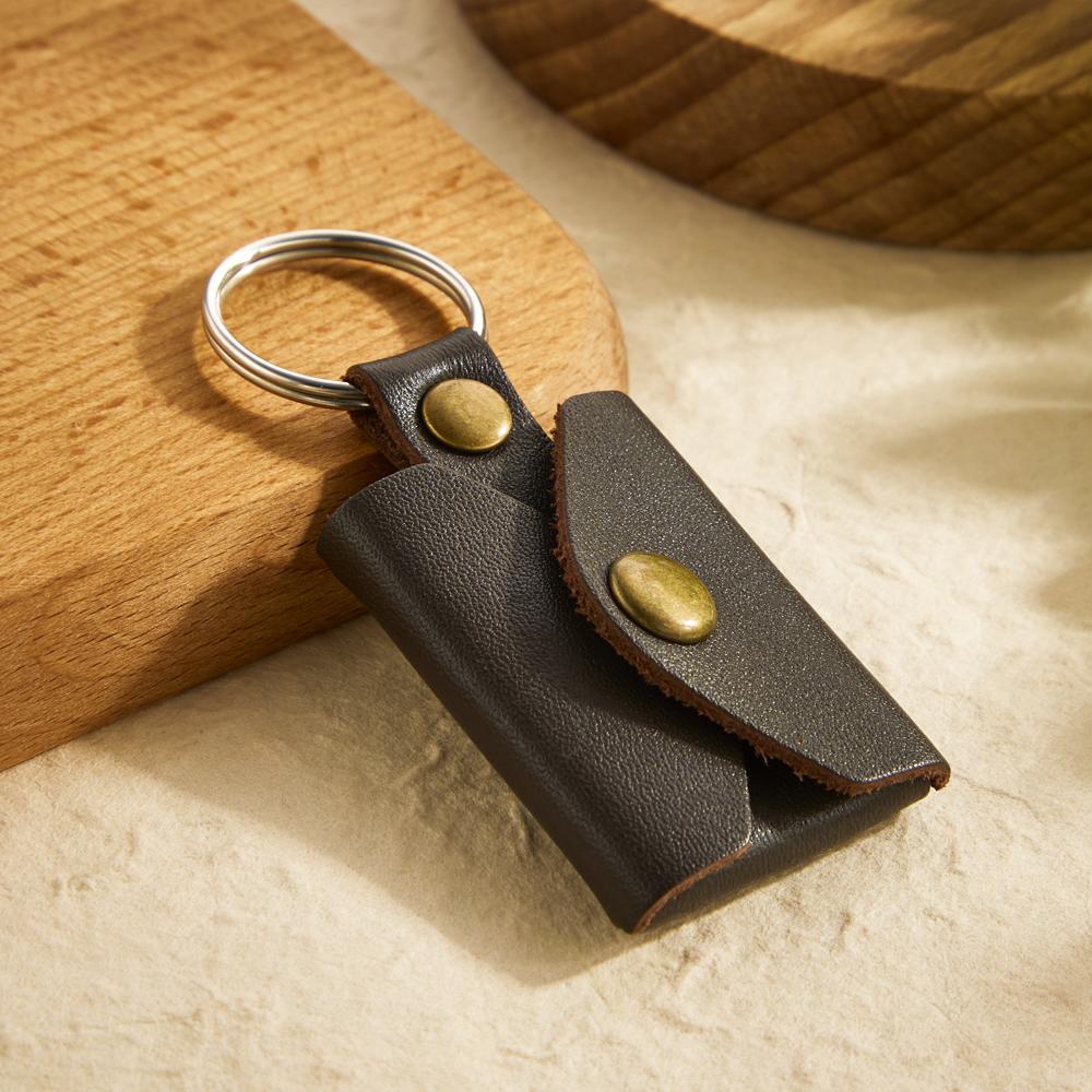 Mini Envelope Photo Keychain Personalized Vintage Engraved Leather Keychain Father's Day Gifts detail