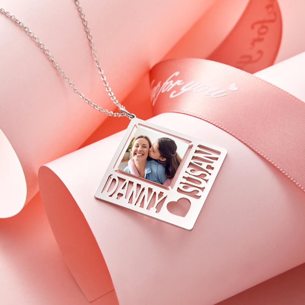Custom Photo Engraved Necklace Exquisite Round Gifts - 