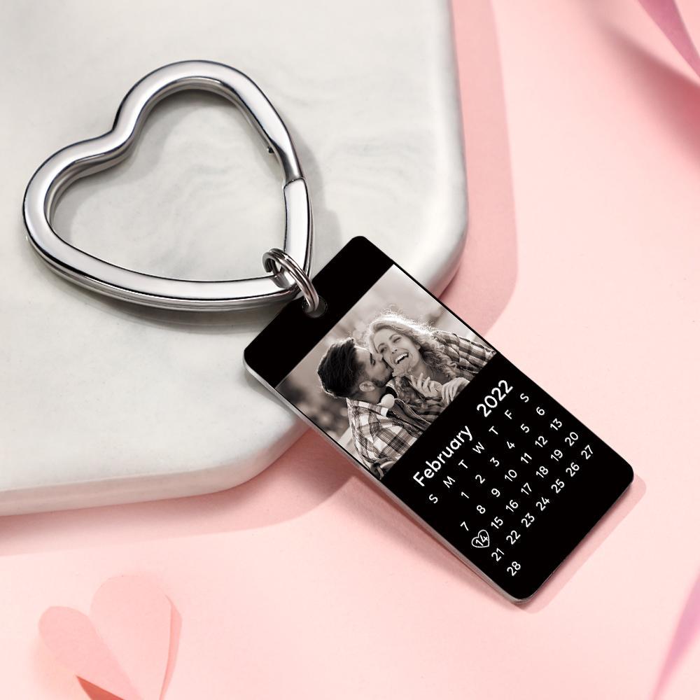 Personalised Calendar Photo Keychain Name Engraved Custom Pendant Keychain Gift for Couples - soufeeluk