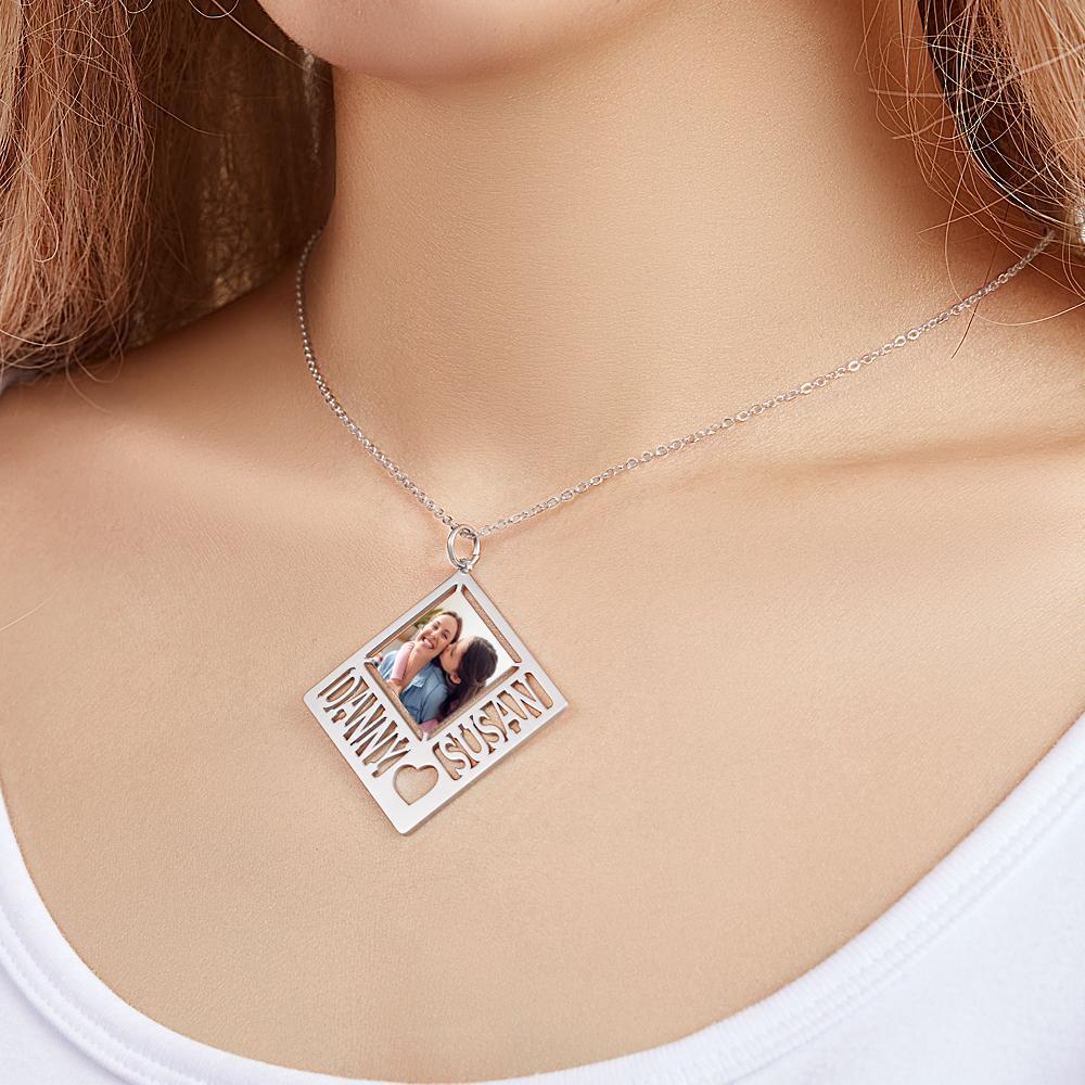 Custom Photo Engraved Necklace Exquisite Round Gifts - soufeeluk