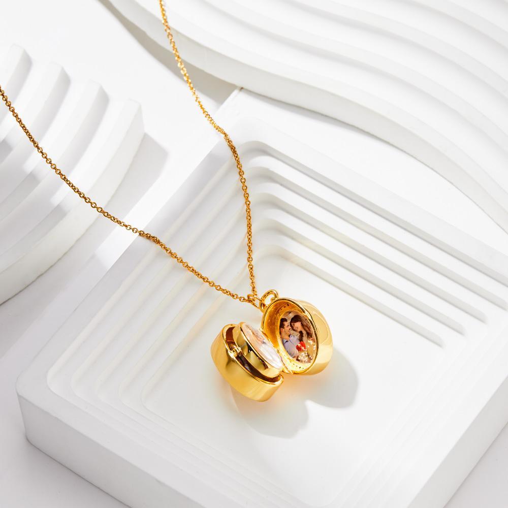 Oval Locket Photo Necklace Personalized Retro Memorial Picture Pendant Gift For Her - soufeeluk