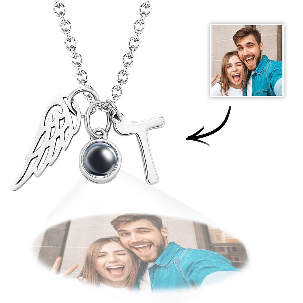 Individuelle Initialen-projektions-halskette, Engelsflügel, Kreative Geschenke - soufeede