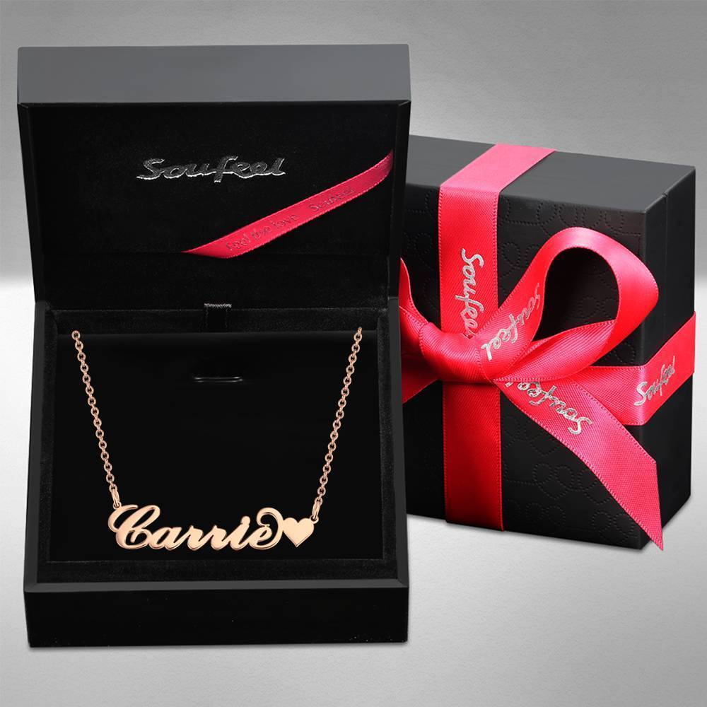 Carrie Stil Name Halskette mit Kleinherz Geschenk für Freundin Rosegold plattiert