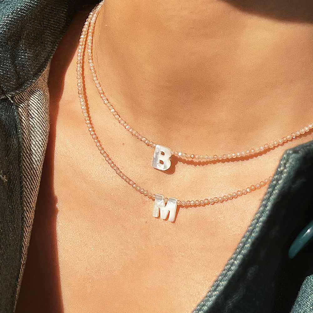 Personalisierte Namenskette, Perlmutt-muschel-buchstabenperlen, Initialen-halskette - soufeede