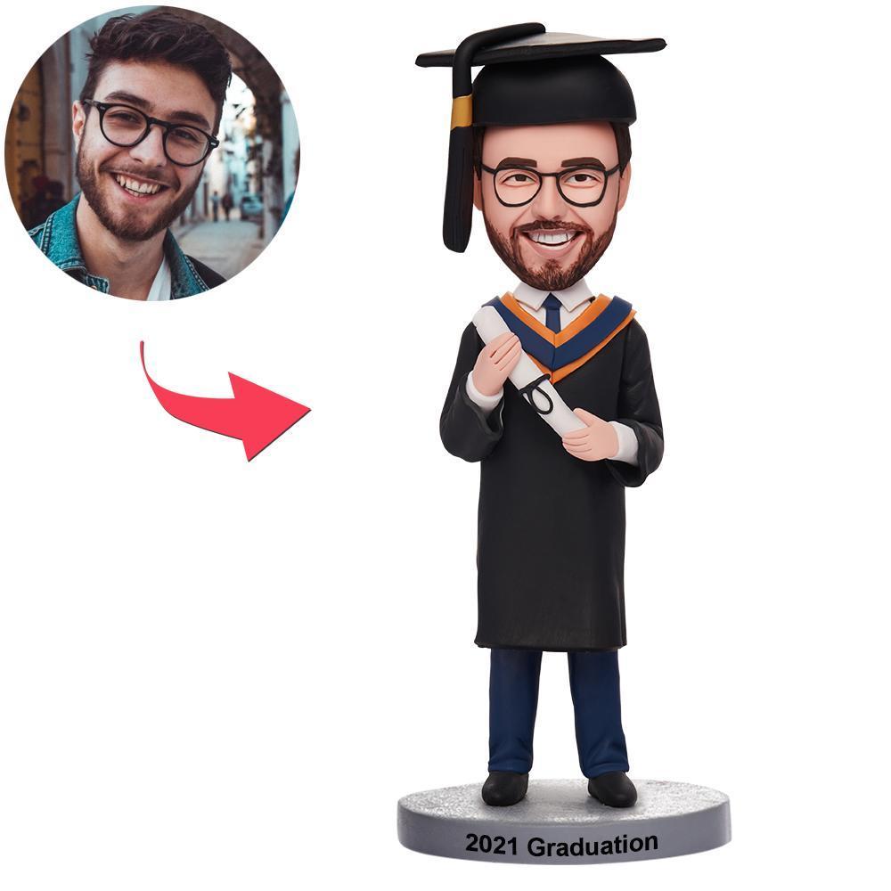 Bobblehead personalizado de hombre de graduación con texto grabado