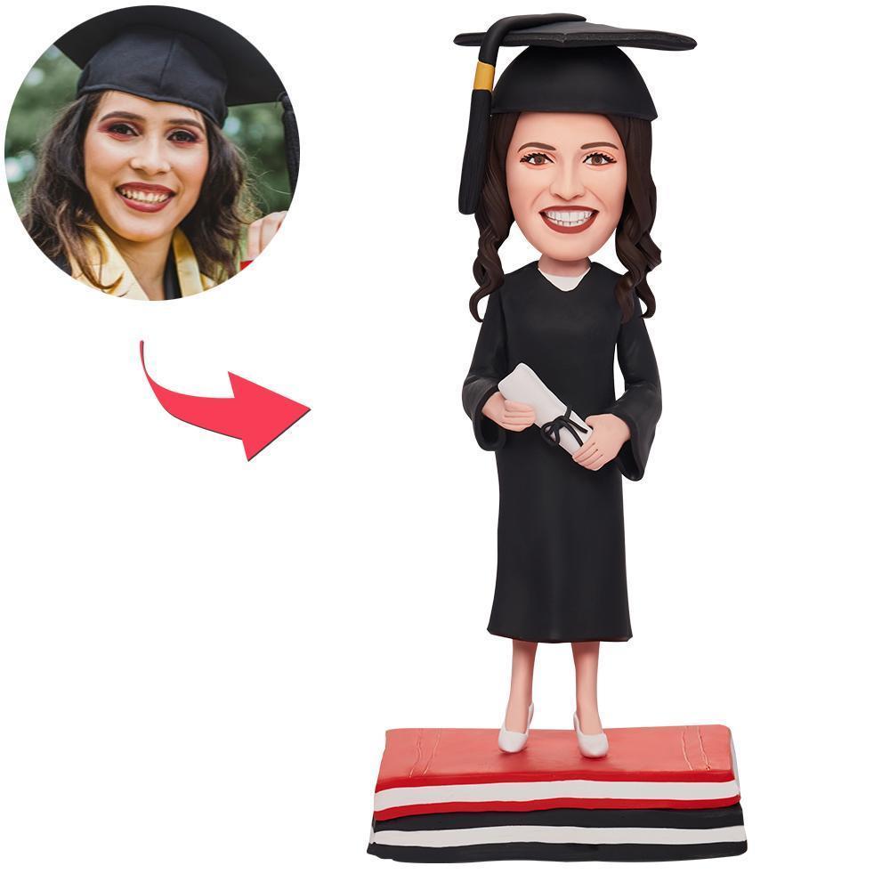 Bobblehead personalizado de niña de graduación con texto grabado