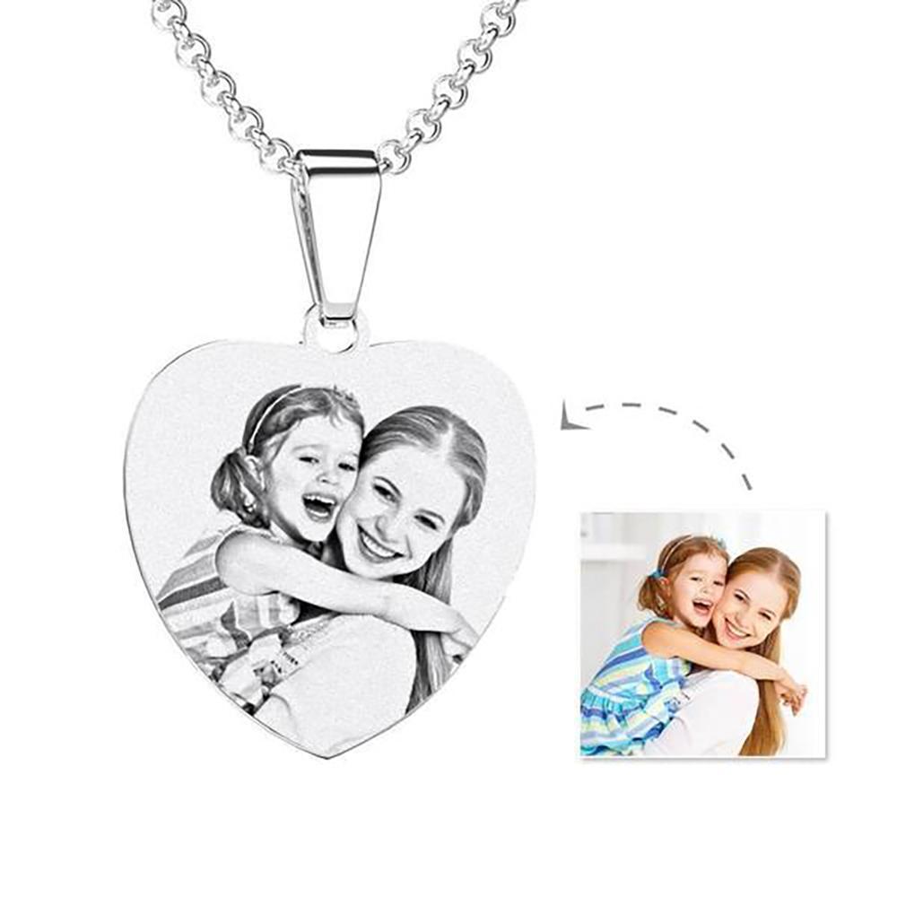 Regalos del Día de Madre - Regalos del Día de Madre Collar con Foto Grabable para Mujeres en Forma de Corazón de Acero inoxidable (Negro y Blanco)