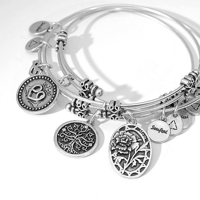 Bracelet Personnalisé Bracelet Charm D'oeillet Pour Maman  En Argent Plaqué