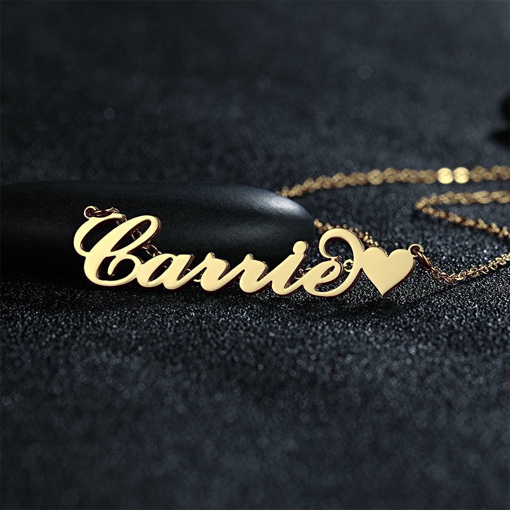 Collier Prenom Collier Prénom Personnalisé - Collier Plaque Carrie Style en Or 14K avec Cœur - Colliers avec Prénom - Idées Cadeaux d'Anniversaire pour Elle