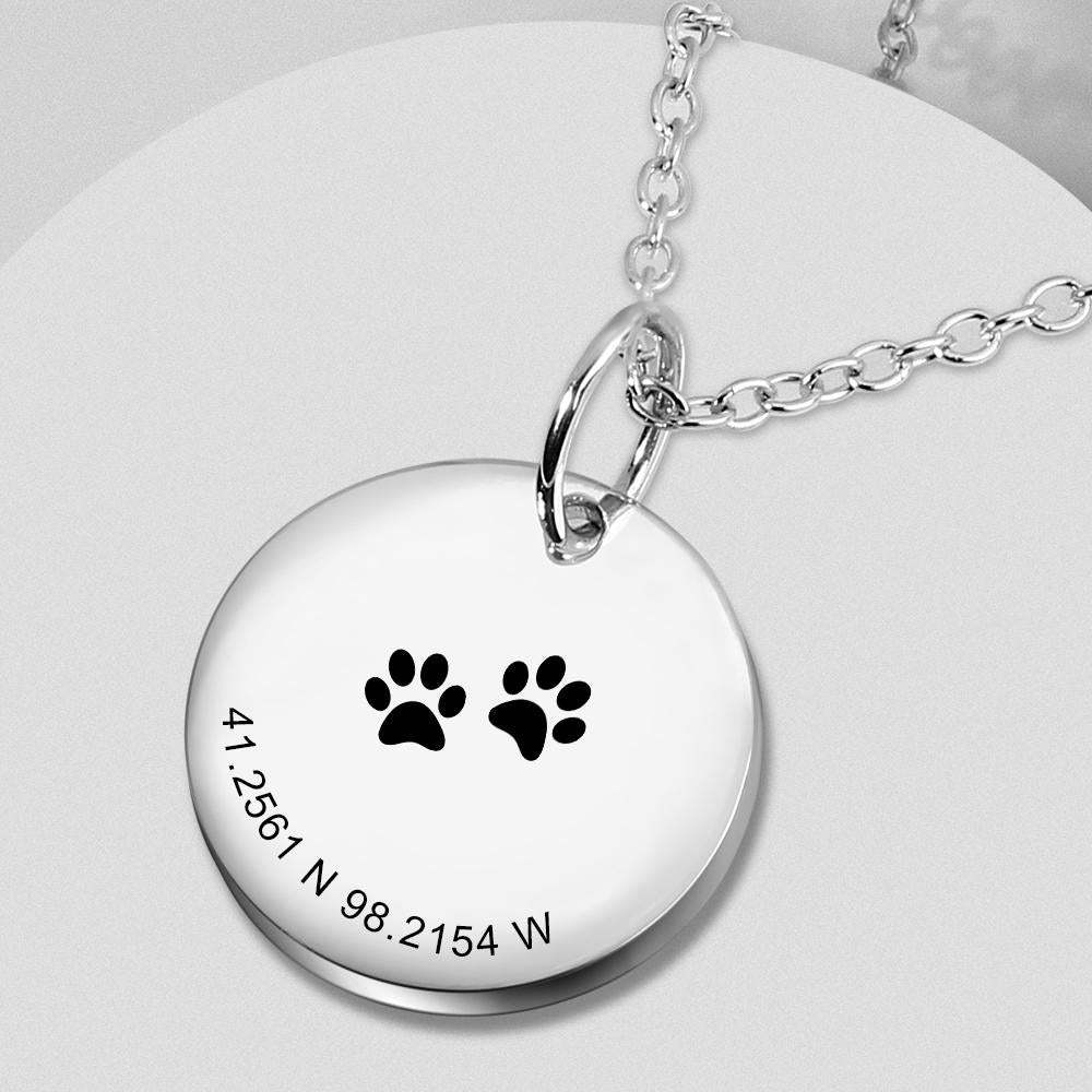 Collier Personnalisé De Pièce De Monnaie De Collier De Latitude Et De Longitude Avec Des Empreintes De Pas D'animal Familier - soufeelfr