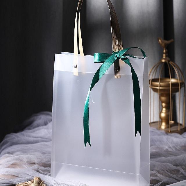 Sac cadeau transparent avec poignées Sac en plastique blanc givré réutilisable pour cadeau