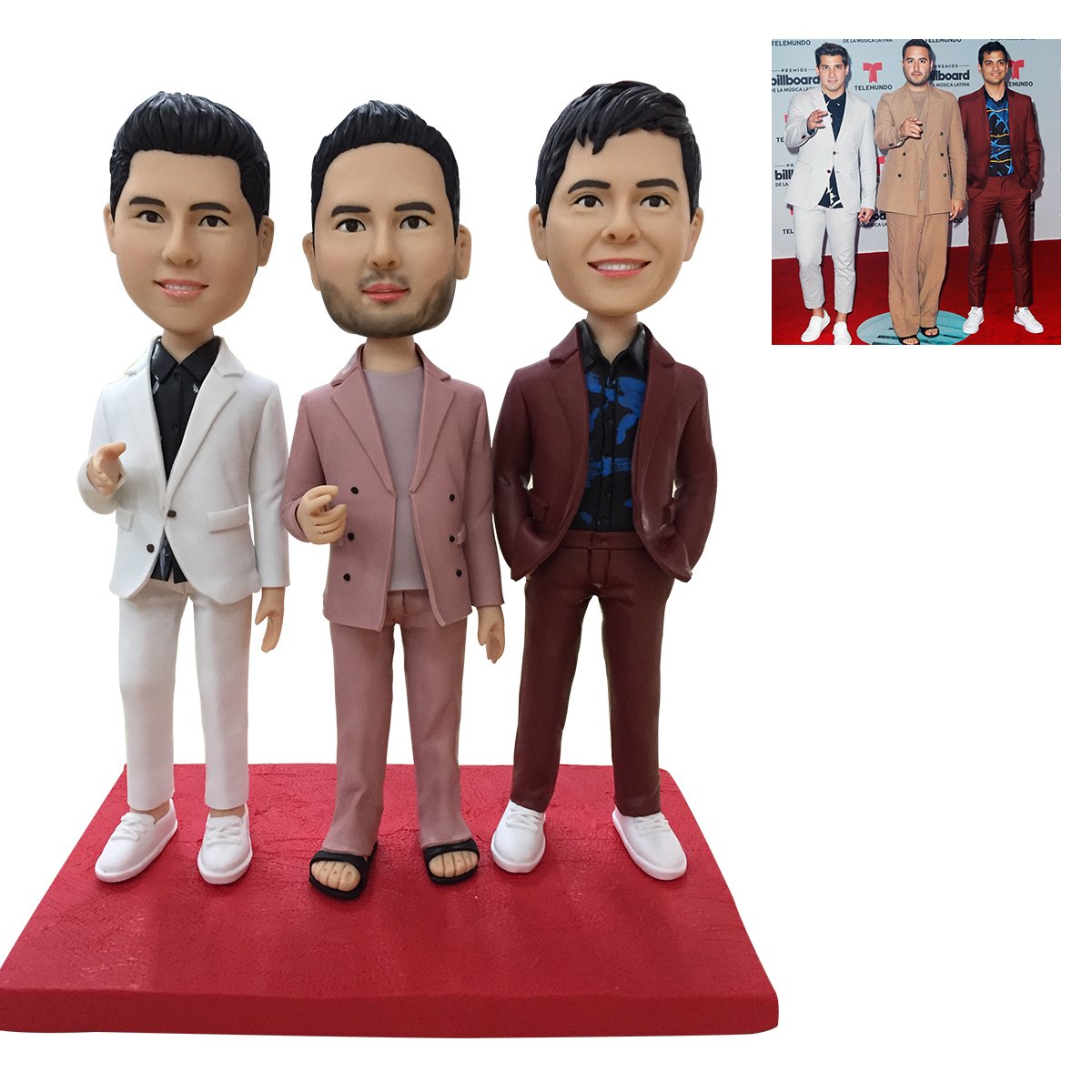Bobblehead Personalizzato Per 3 Persone Completamente Personalizzabile Con Testo Inciso - soufeelit
