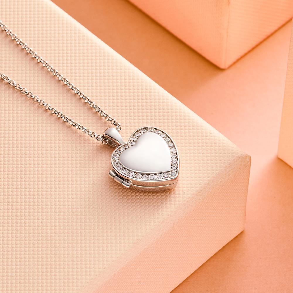Collana con foto personalizzata incisa a forma di cuore con medaglione fotografico Regali di compleanno per le donne
