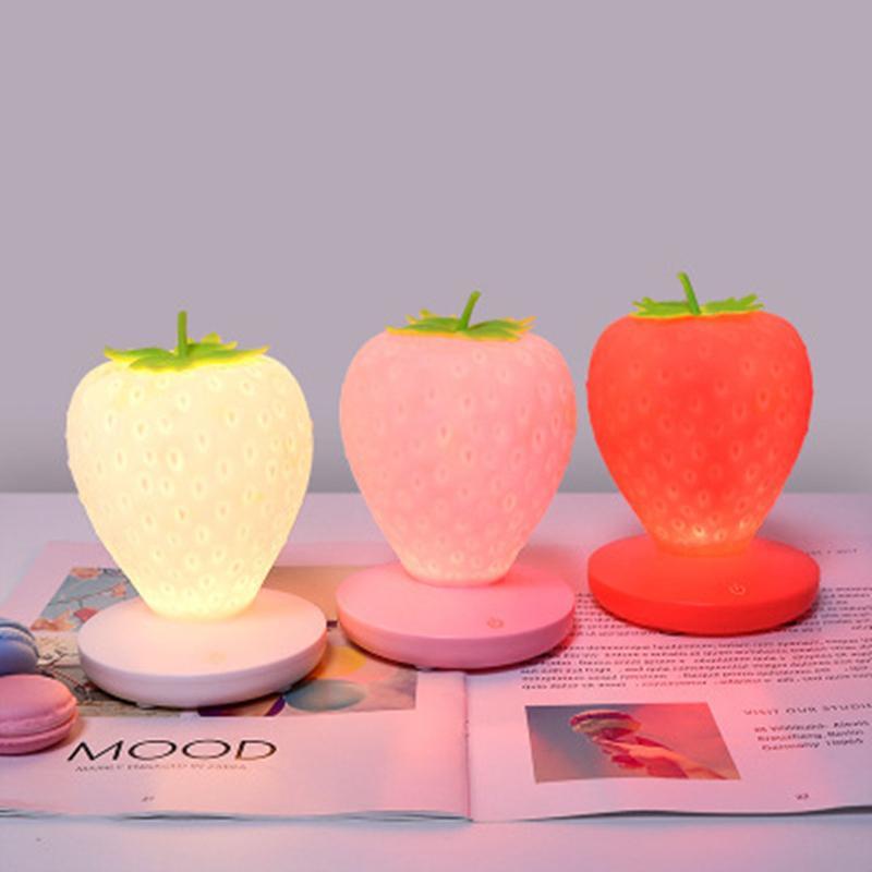 Decorazione Della Camera Da Letto Con Lampada In Silicone Adorabile Con Luce Notturna Alla FragolaLampada Personalizzata