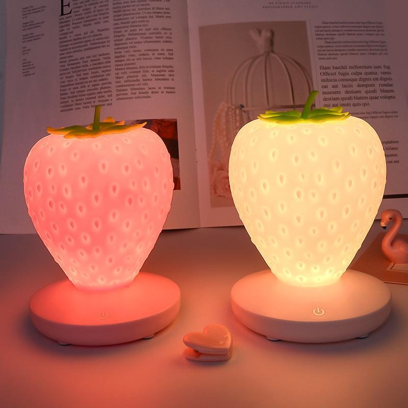 Decorazione Della Camera Da Letto Con Lampada In Silicone Adorabile Con Luce Notturna Alla FragolaLampada Personalizzata