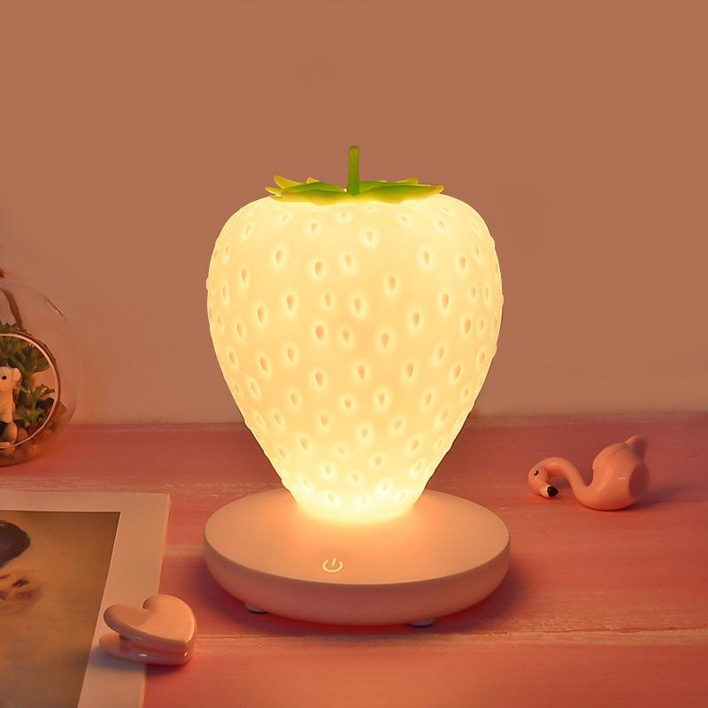 Decorazione Della Camera Da Letto Con Lampada In Silicone Adorabile Con Luce Notturna Alla FragolaLampada Personalizzata