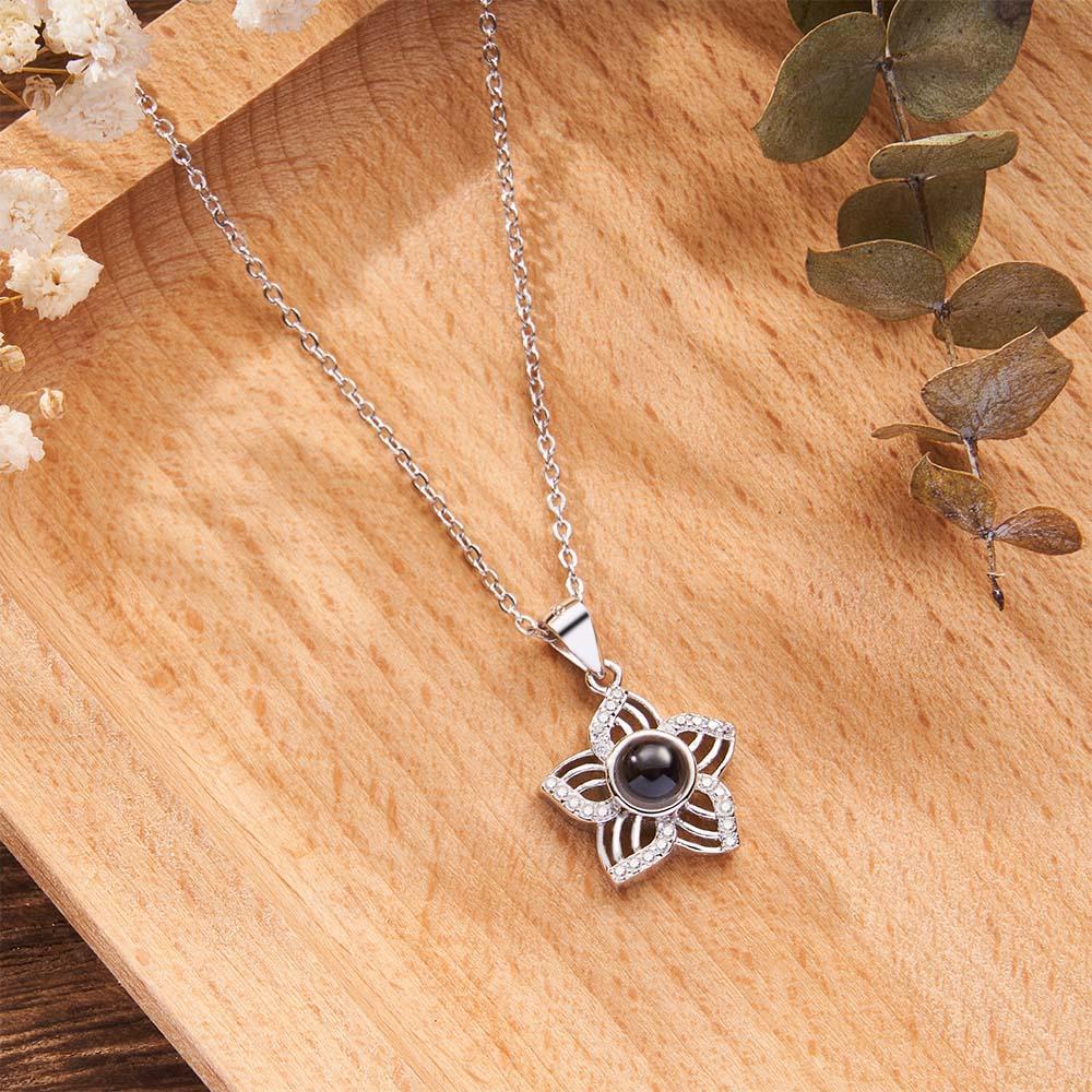 Colar De Foto De Projeção Personalizado Romântico Sakura Presentes Exclusivos Para Namoradas - soufeelbr