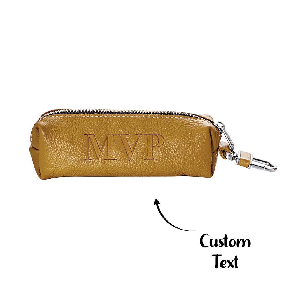 Chaveiro com gravura personalizada Letras personalizadas são o melhor presente para sua namorada