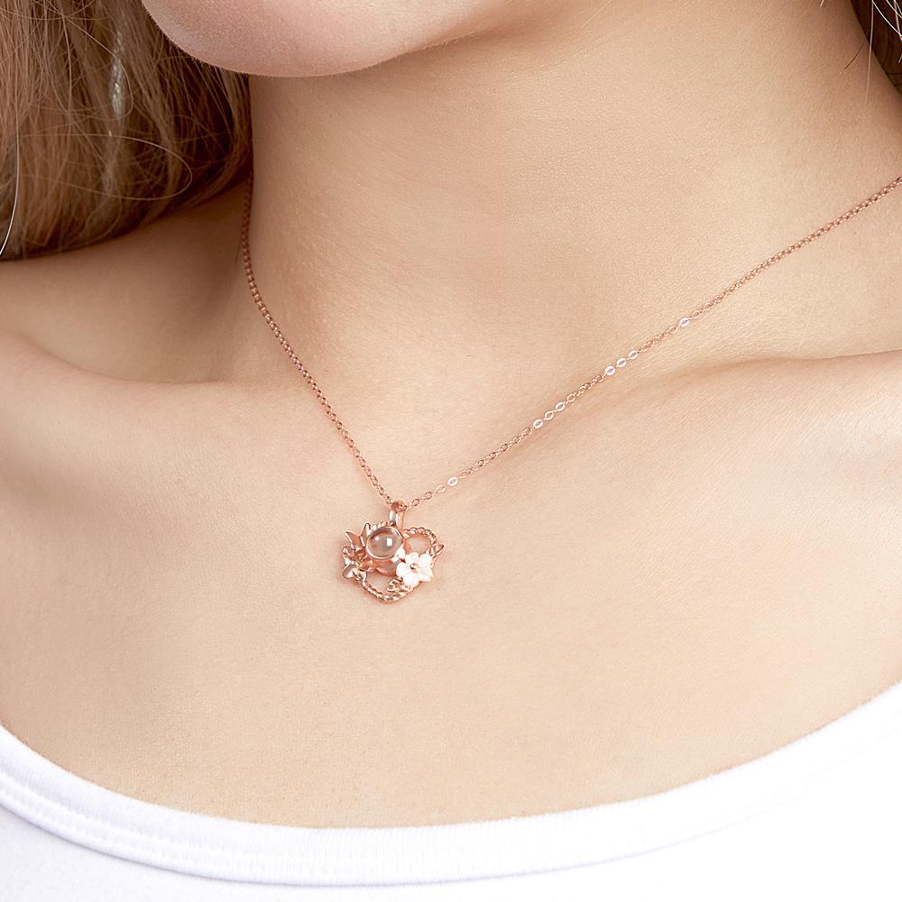 Colar De Projeção Personalizado Com Design De Flores Em Forma De Coração Para Presentes - soufeelbr