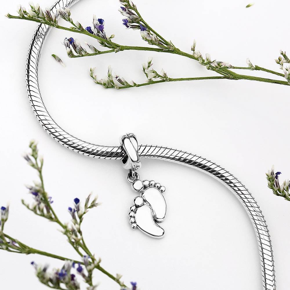 Pés de Bebê Berloque Gravável Prata