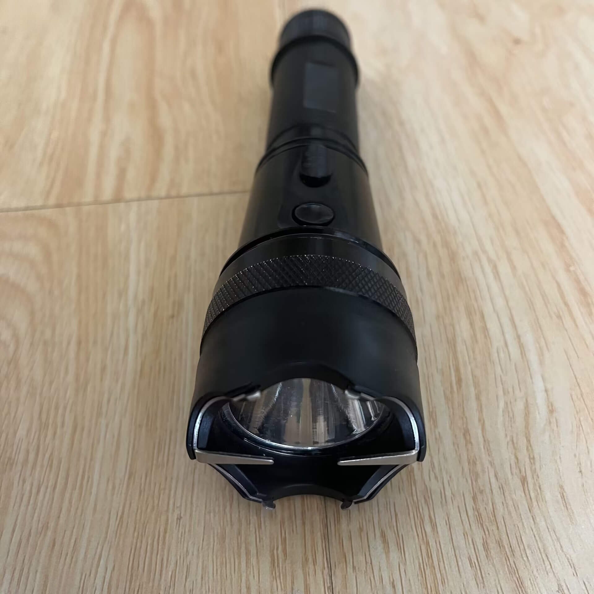 【SG-1109】🔥Super Power Tactical Self-Defense Flashlight