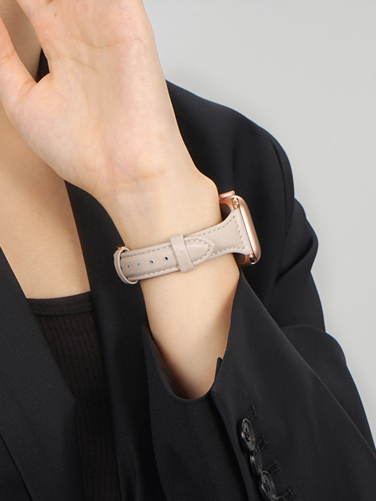 Curved and Slim Lychee Leather Band