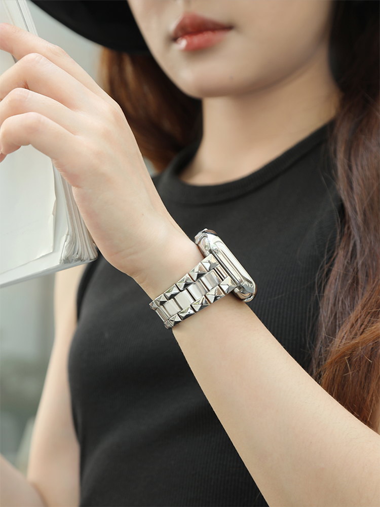 Pyramid Edge 3-Link Stainless Steel Band