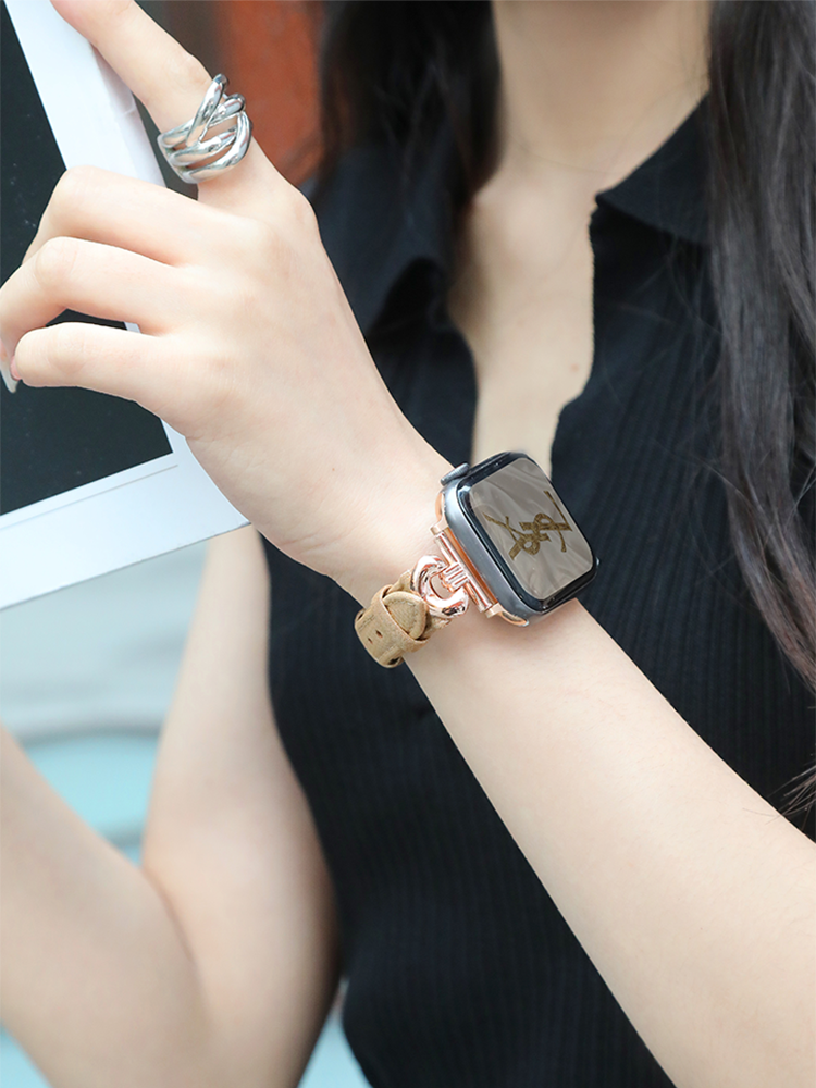 Heart-shaped Horseshoe Buckle Slim Leather Band