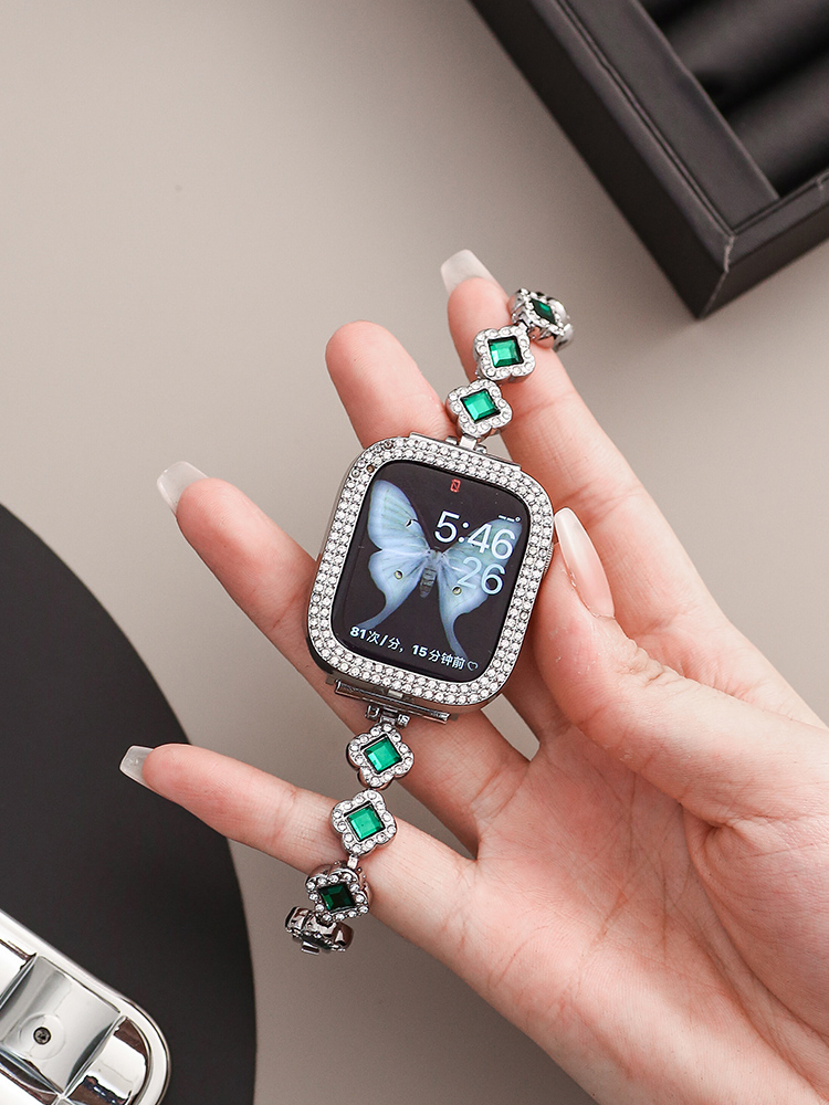 Four-Leaf Clover with Emerald Stainless Steel Band