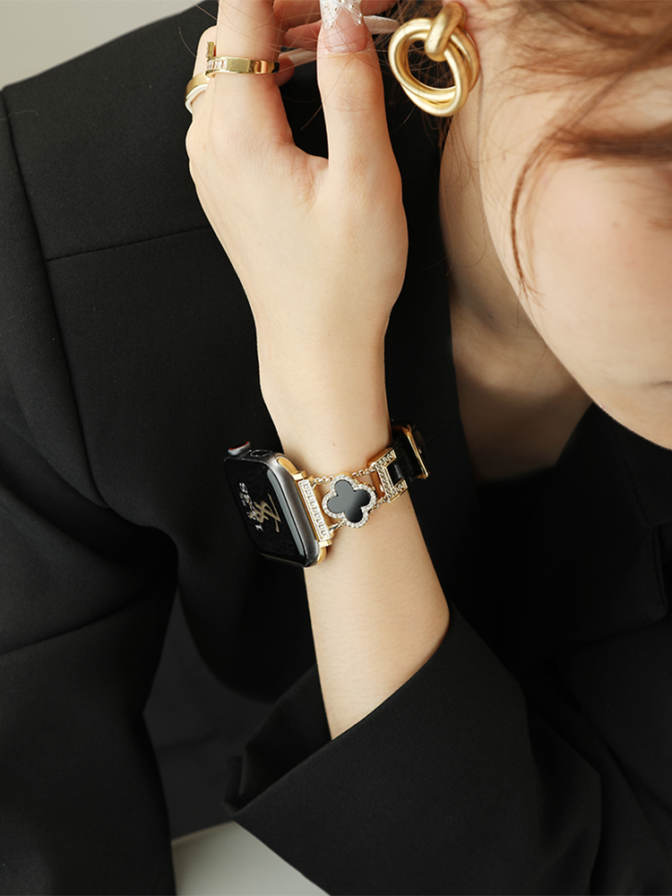 Four-leaf Clover Link Leather Band