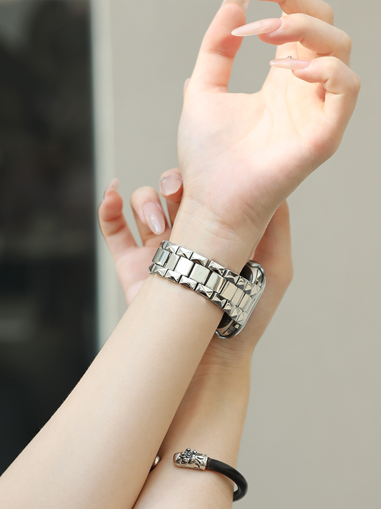 Pyramid Edge 3-Link Stainless Steel Band