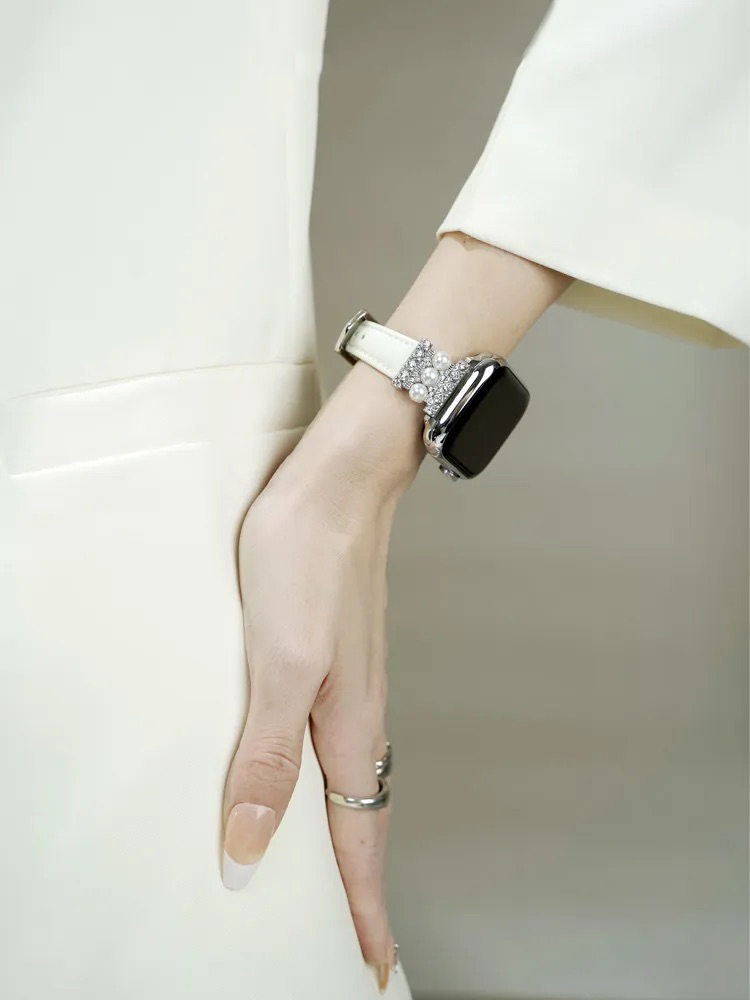 Pearl Buckle with Leather Band for Apple Watch