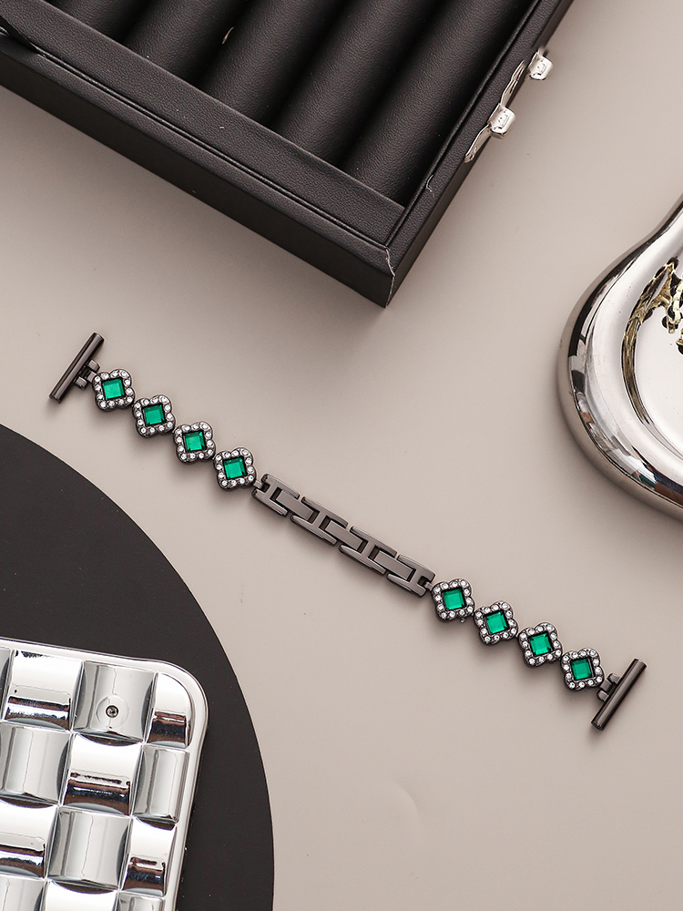 Four-Leaf Clover with Emerald Stainless Steel Band