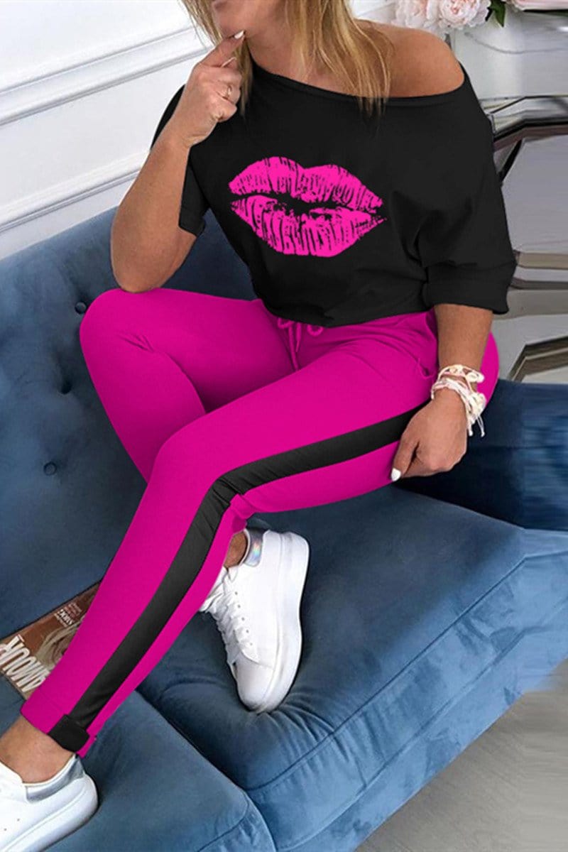 casual-lips-printed-t-shirt-pants-set