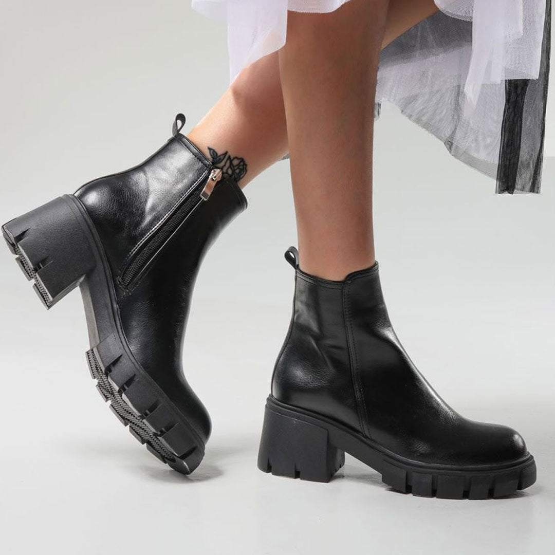 vogueregion-chelsea-style-faux-leather-lug-sole-block-heel-ankle-boots-black