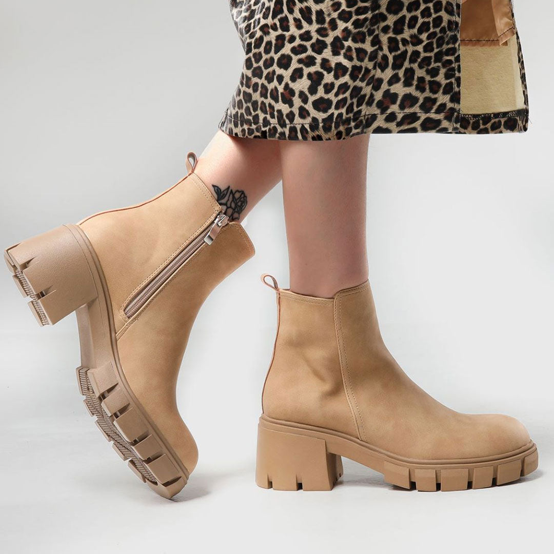 vogueregion-chelsea-style-faux-leather-lug-sole-block-heel-ankle-boots-khaki