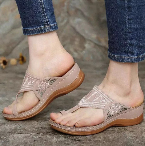 Beach Shoes Women's Sandals Ladies Clip Toe Wedges Thong Shoes 2021 Fashion Embroidery Platform Buckle Casual Female