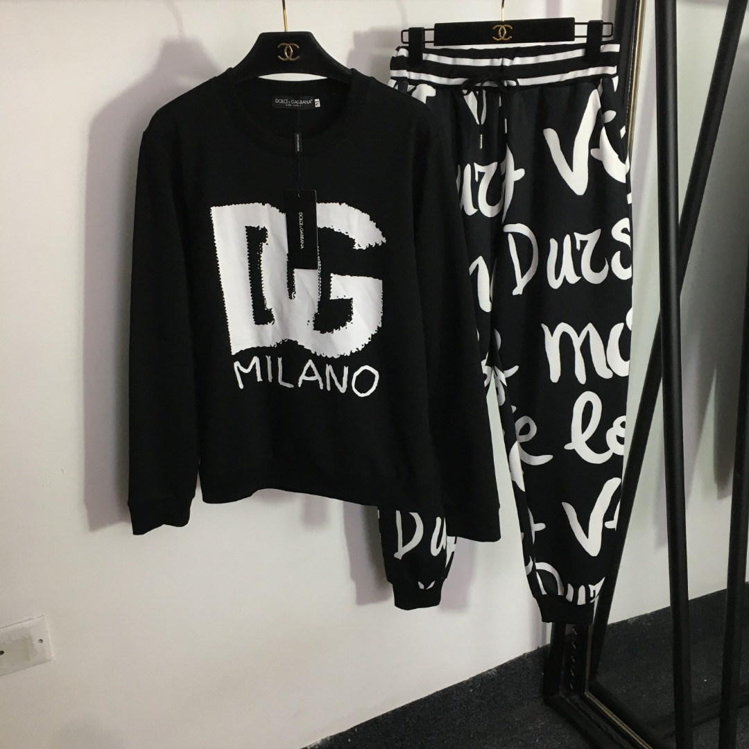D&G long sleeved sweater+casual pants
