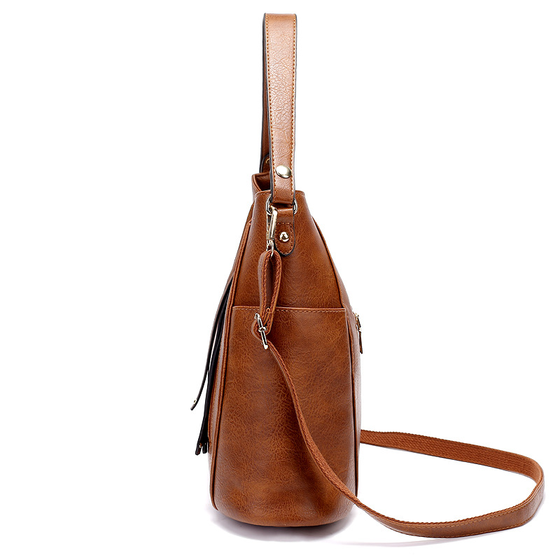 Nová střapcová retro taška