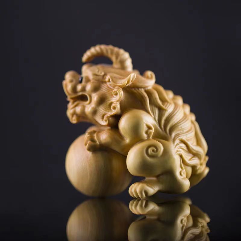 chinese arborvitae wood carving pixiu 貔貅 2