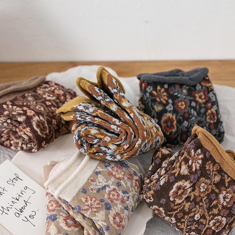 Vintage fancy floral cotton socks