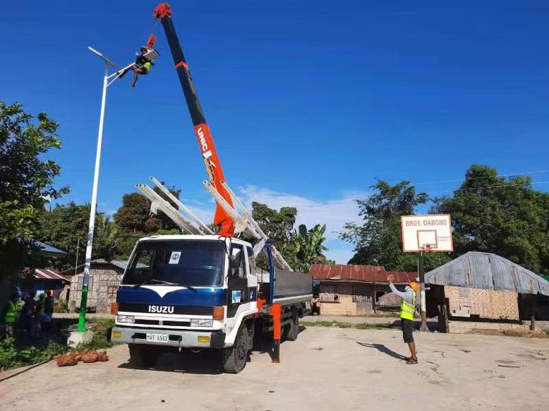 What are the steps I can take to verify if my solar street light has been installed properly?-VSUN LUX